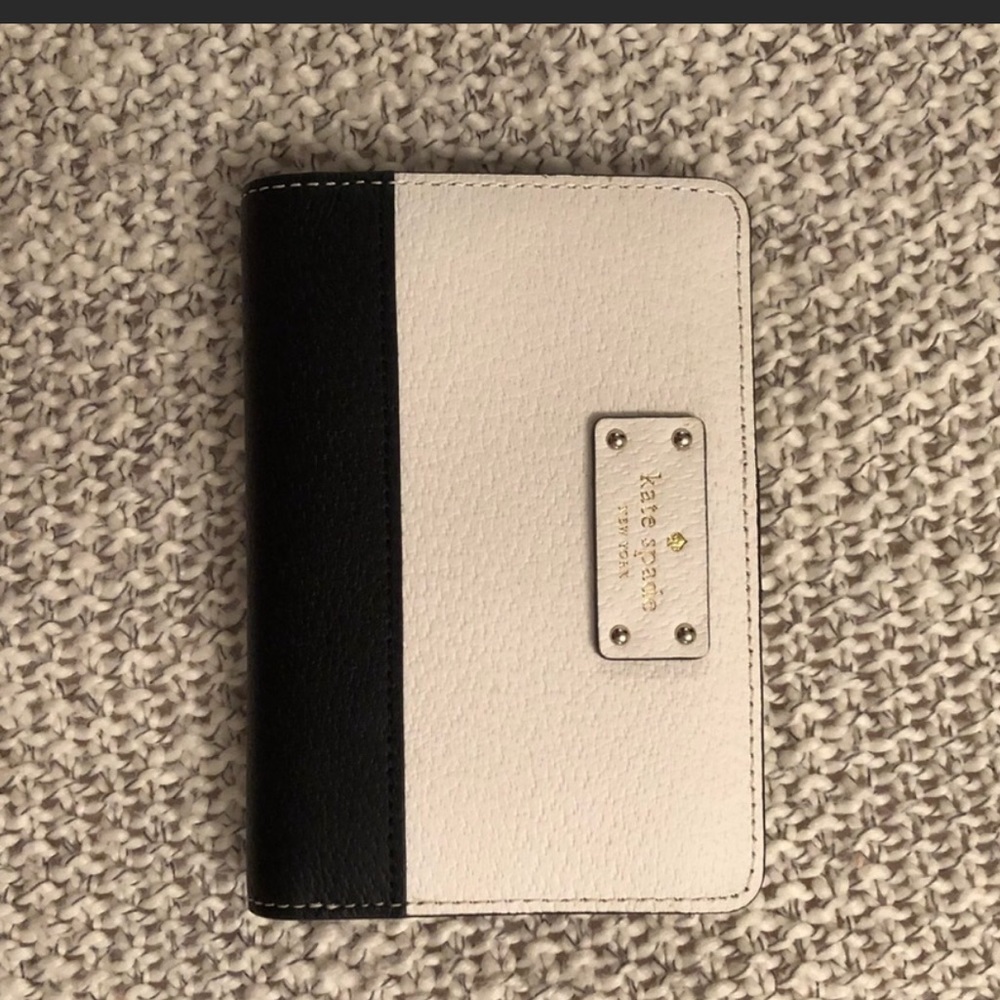 Late spade wallet. Never used!